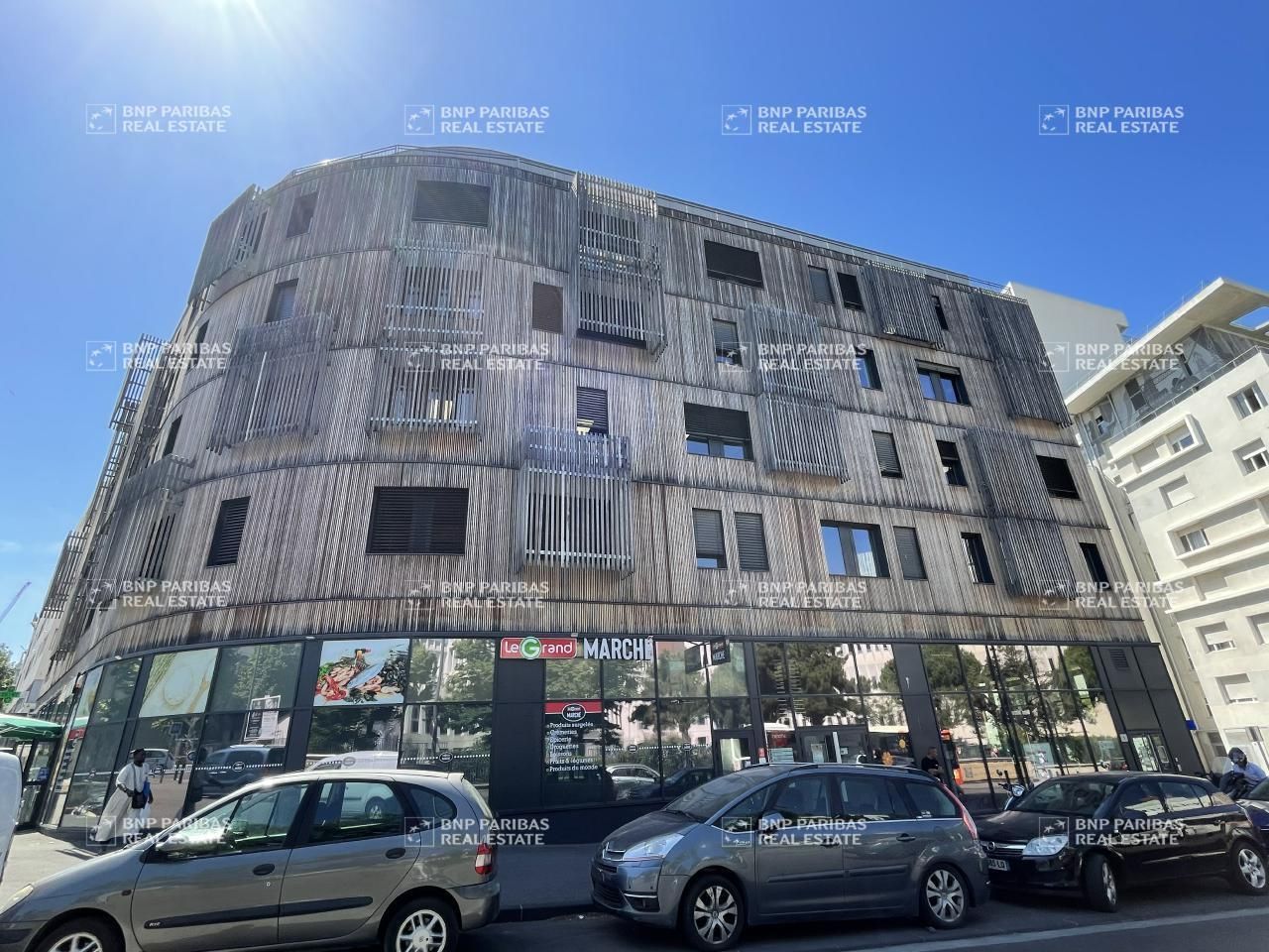 Location Bureaux 2399.9 m² divisibles 13003 Marseille 03