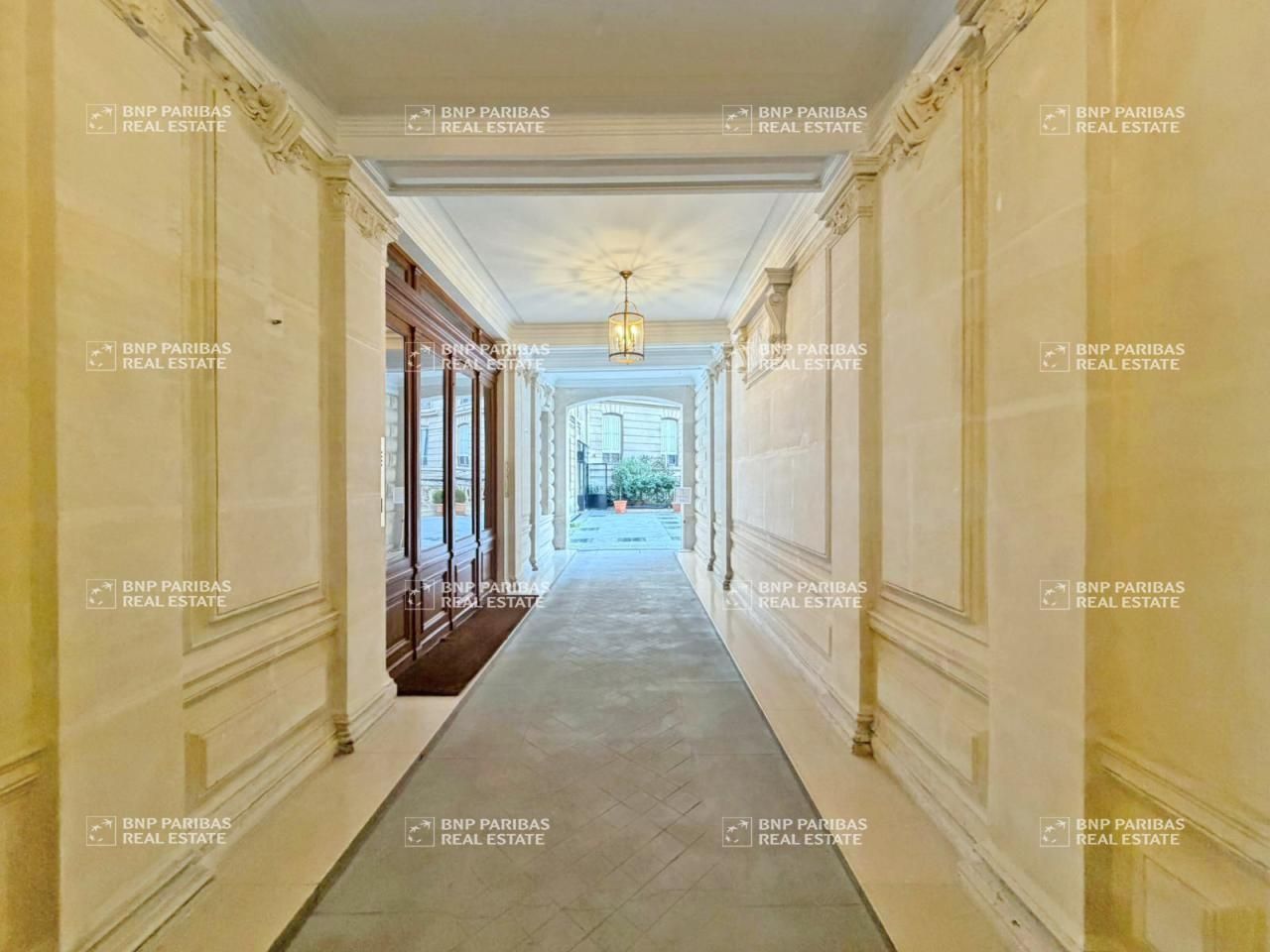 143.11 m² pour ce bureaux en vente à Paris