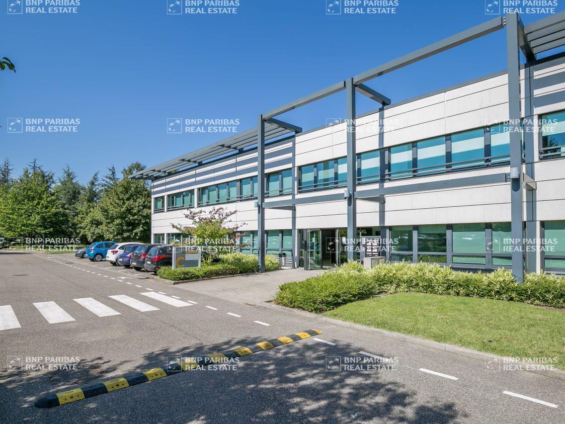 Location Bureaux 6011 m² divisibles 69800 Saint-priest