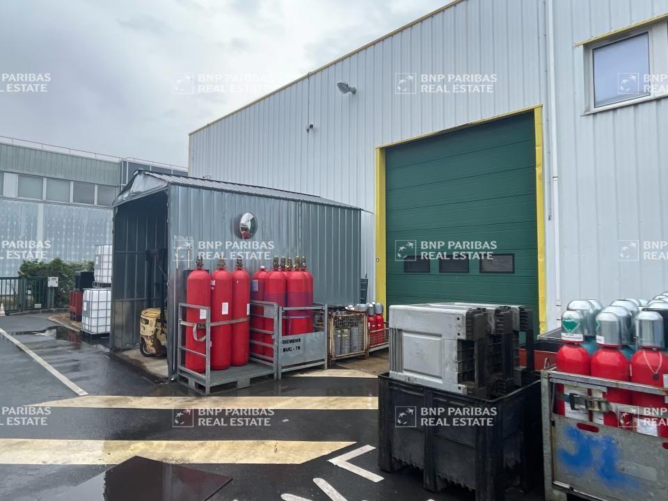 Location Activité 5836 m² non divisibles 78530 Buc