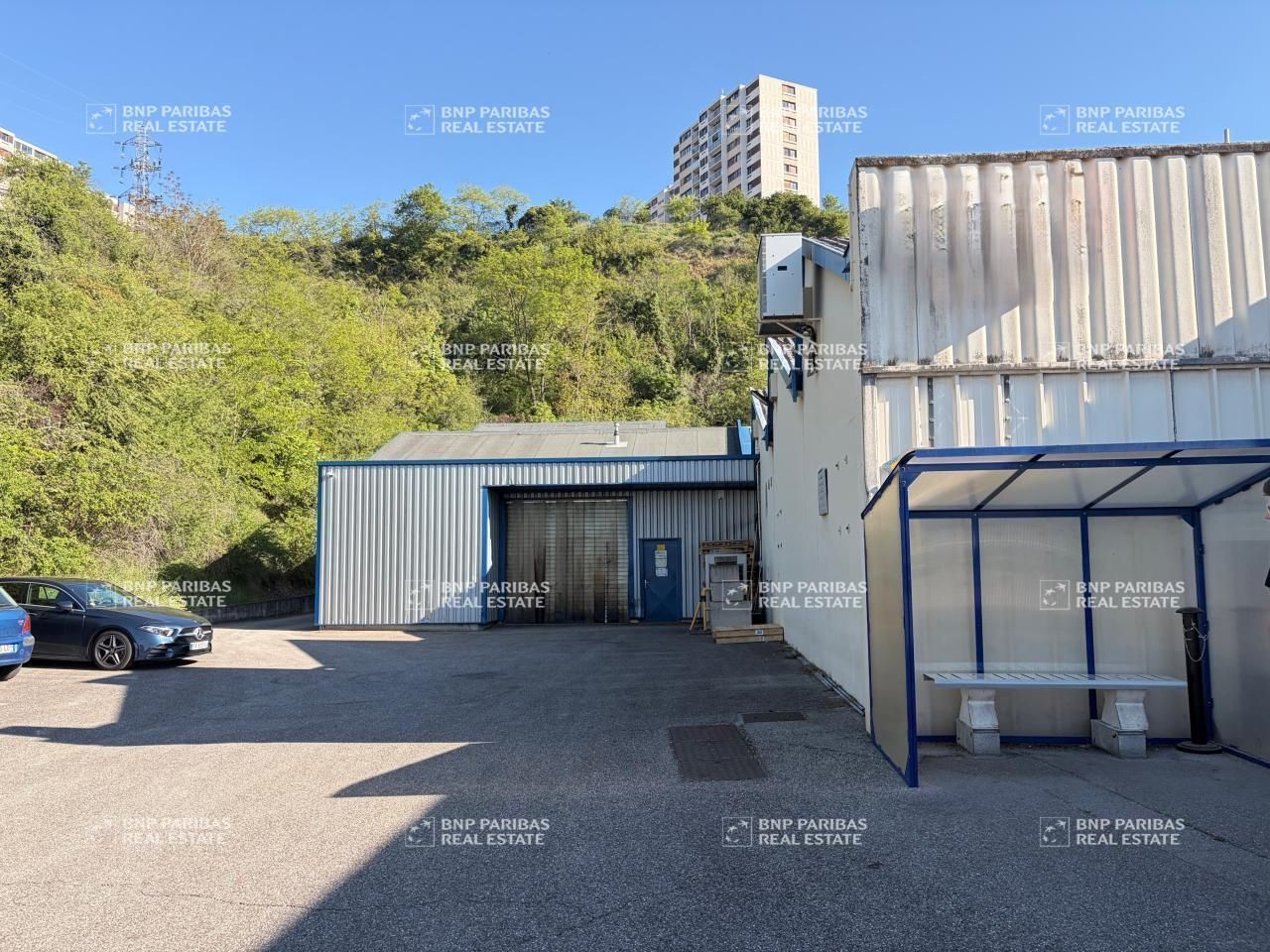 2300 m² pour ce activité en vente à Rillieux-la-pape