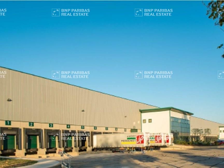 6750.55 m² pour cetentrepôts classe a en location à Miramas