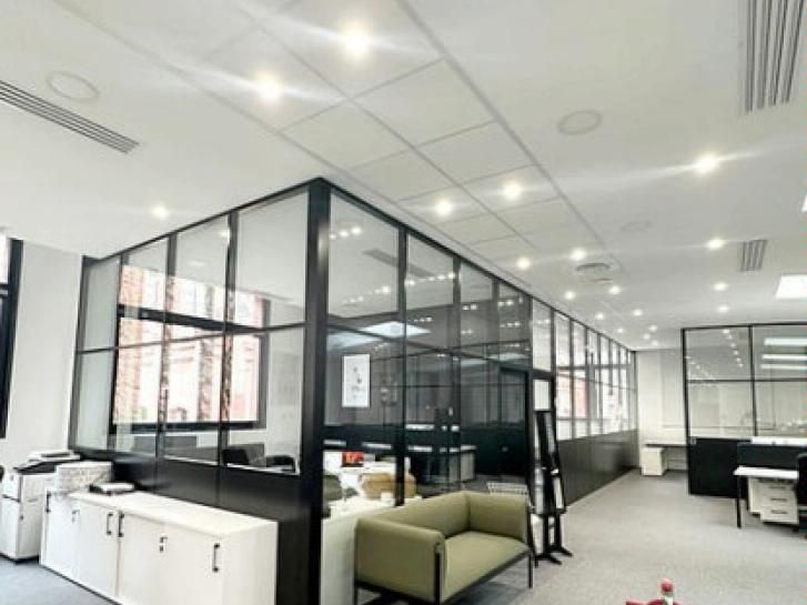 733.7 m² pour ce bureaux en location à Levallois-perret