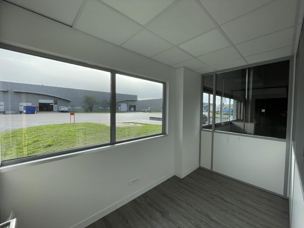 5252.7 m² pour ce activité en location à Saint-priest