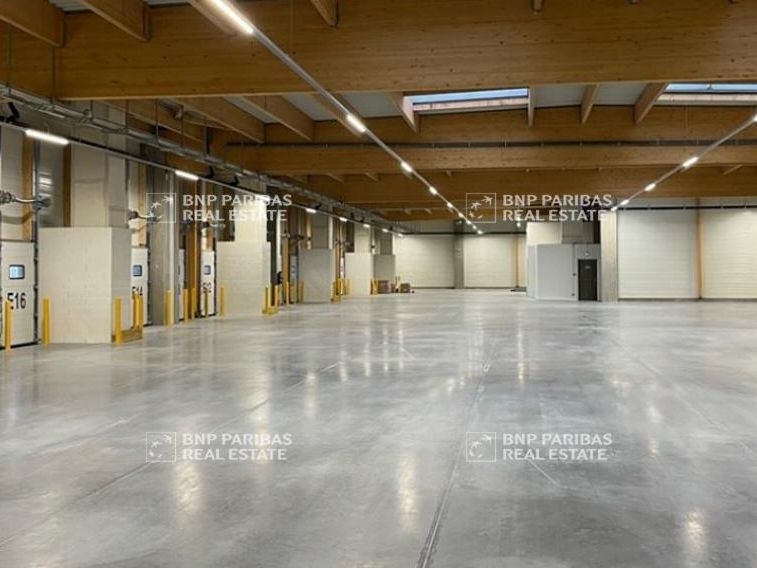 5402.9 m² pour cetentrepôts classe c en vente à Corbas