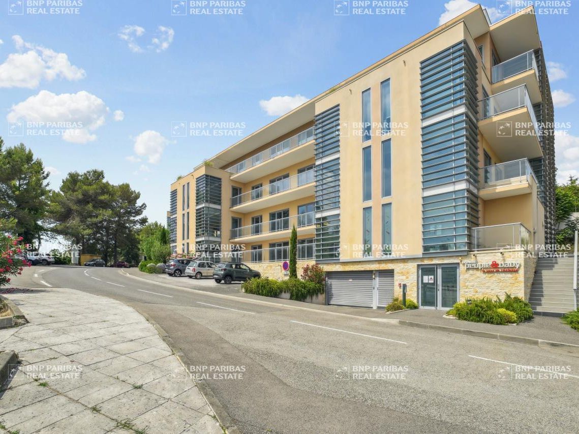 950 m² pour ce bureaux en location à Sophia antipolis