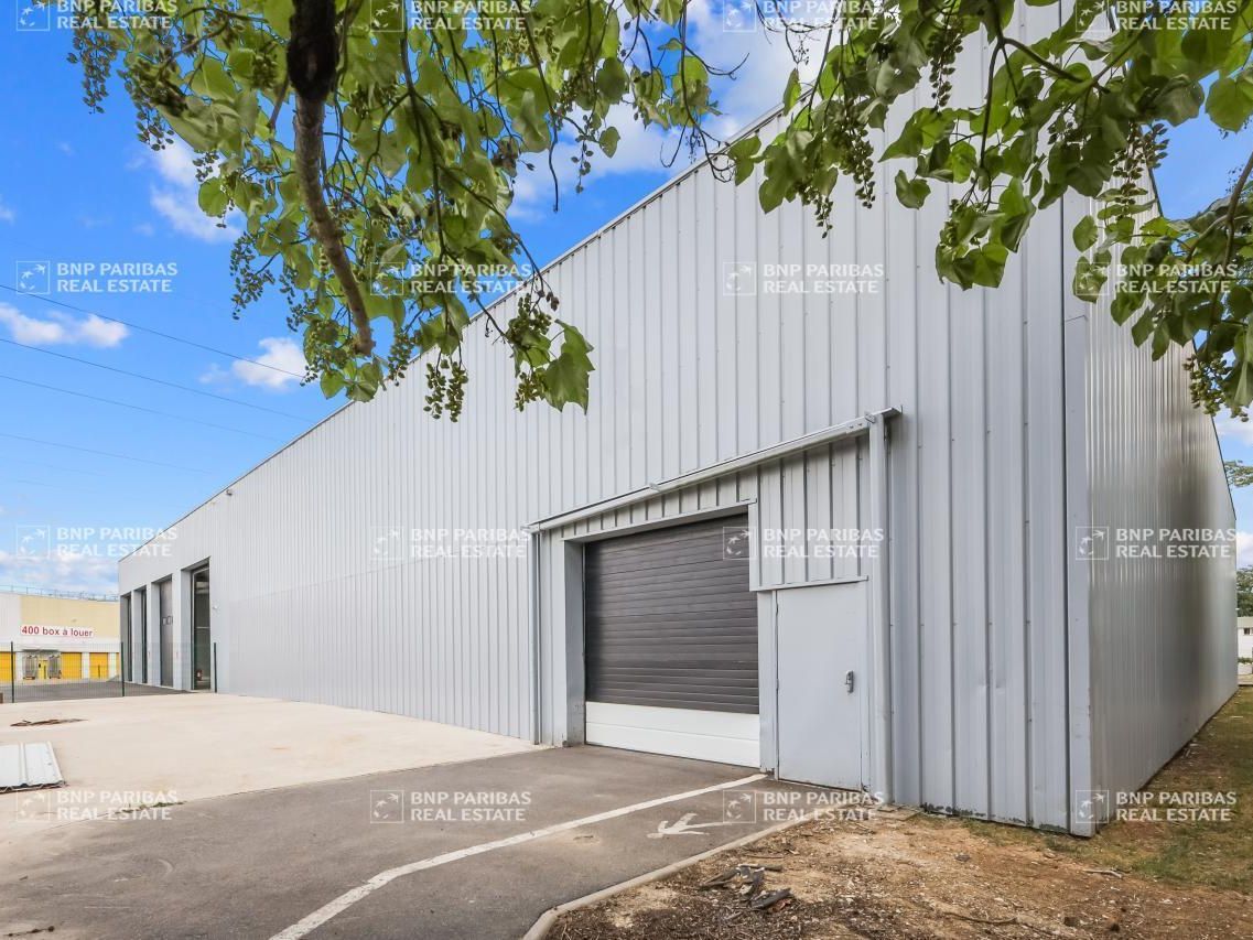 Vente Activité 1220 m² non divisibles 91090 Lisses