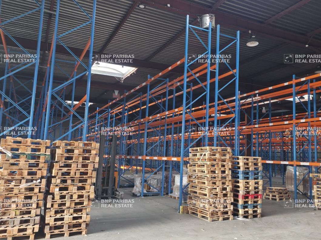 2800 m² pour ce activité en location à Émerainville