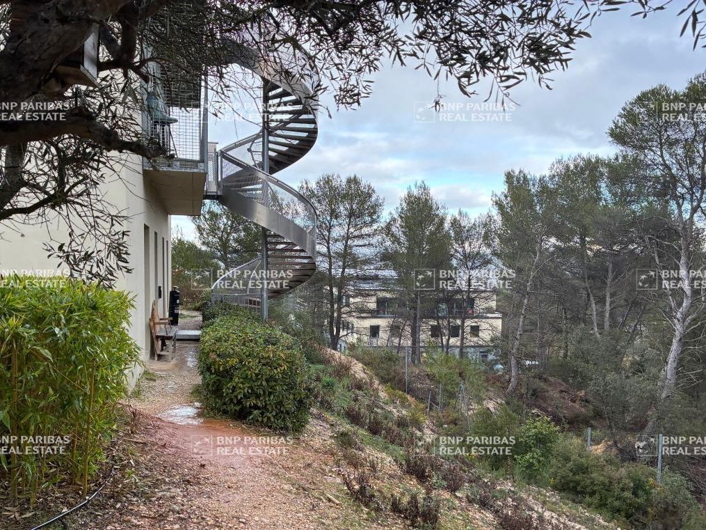 580 m² pour ce bureaux en location à Aix-en-provence