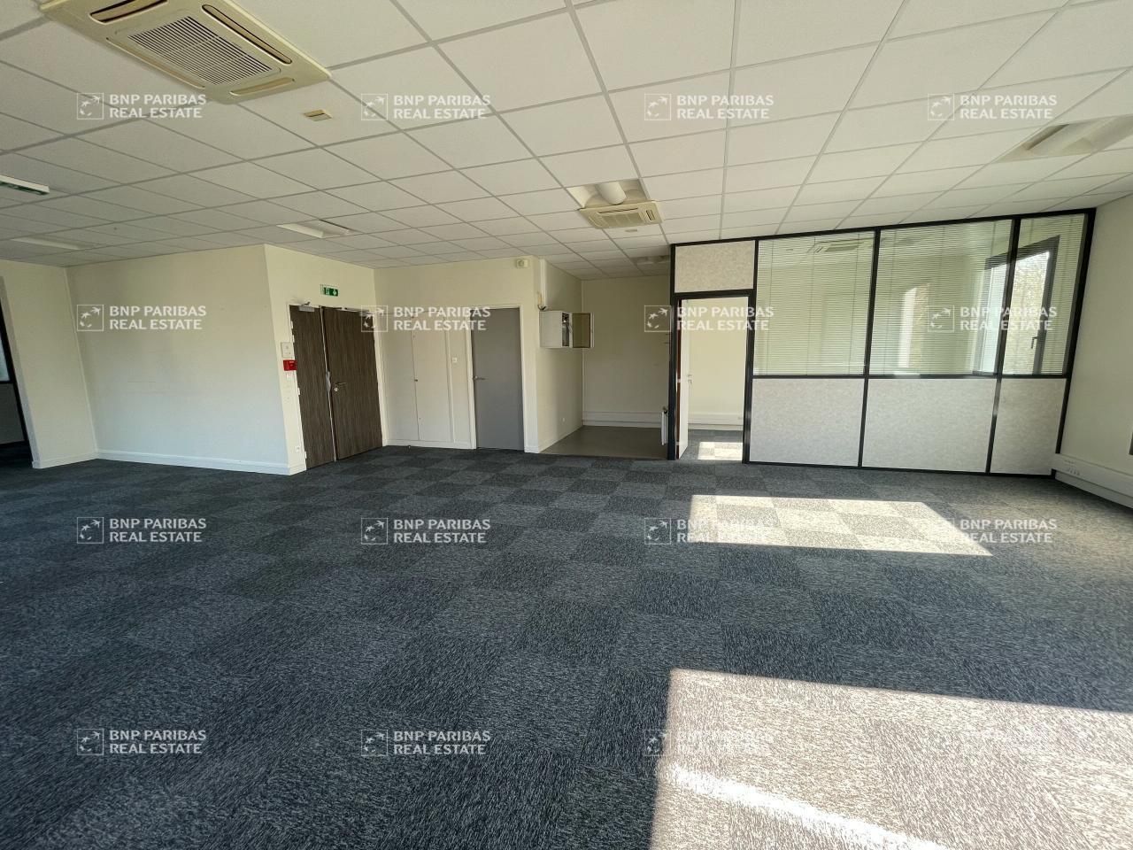 Location Bureaux 170.16 m² divisibles 77700 Serris