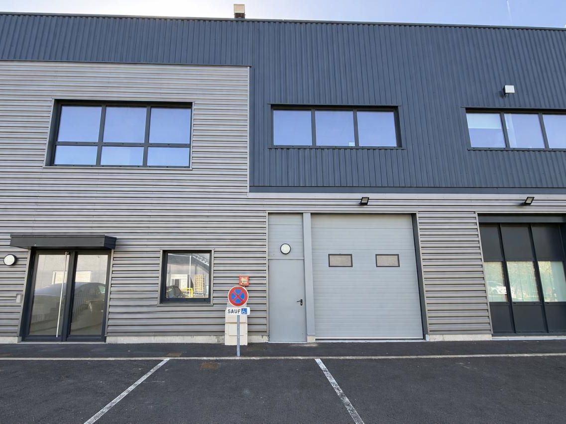 Location PME-PMI 765 m² divisibles 78410 Aubergenville