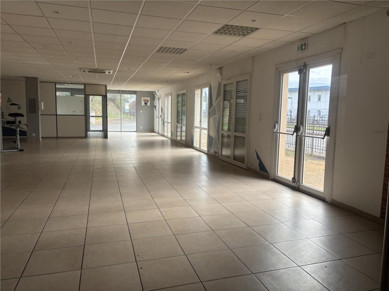 À louer bureaux au RDC  d'un immeuble indépendant
