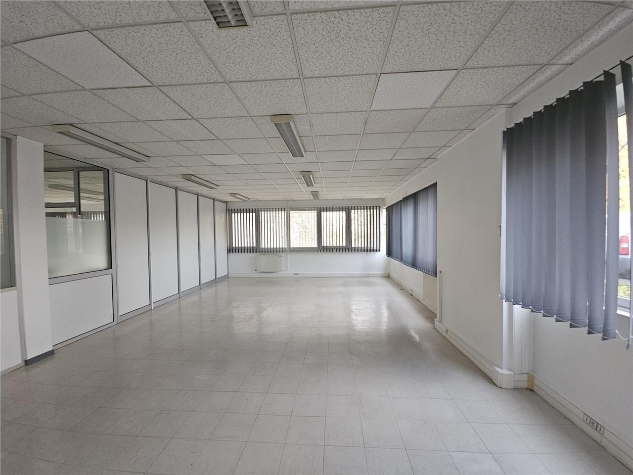À Louer 320 m² de bureaux, à deux pas du centre-v