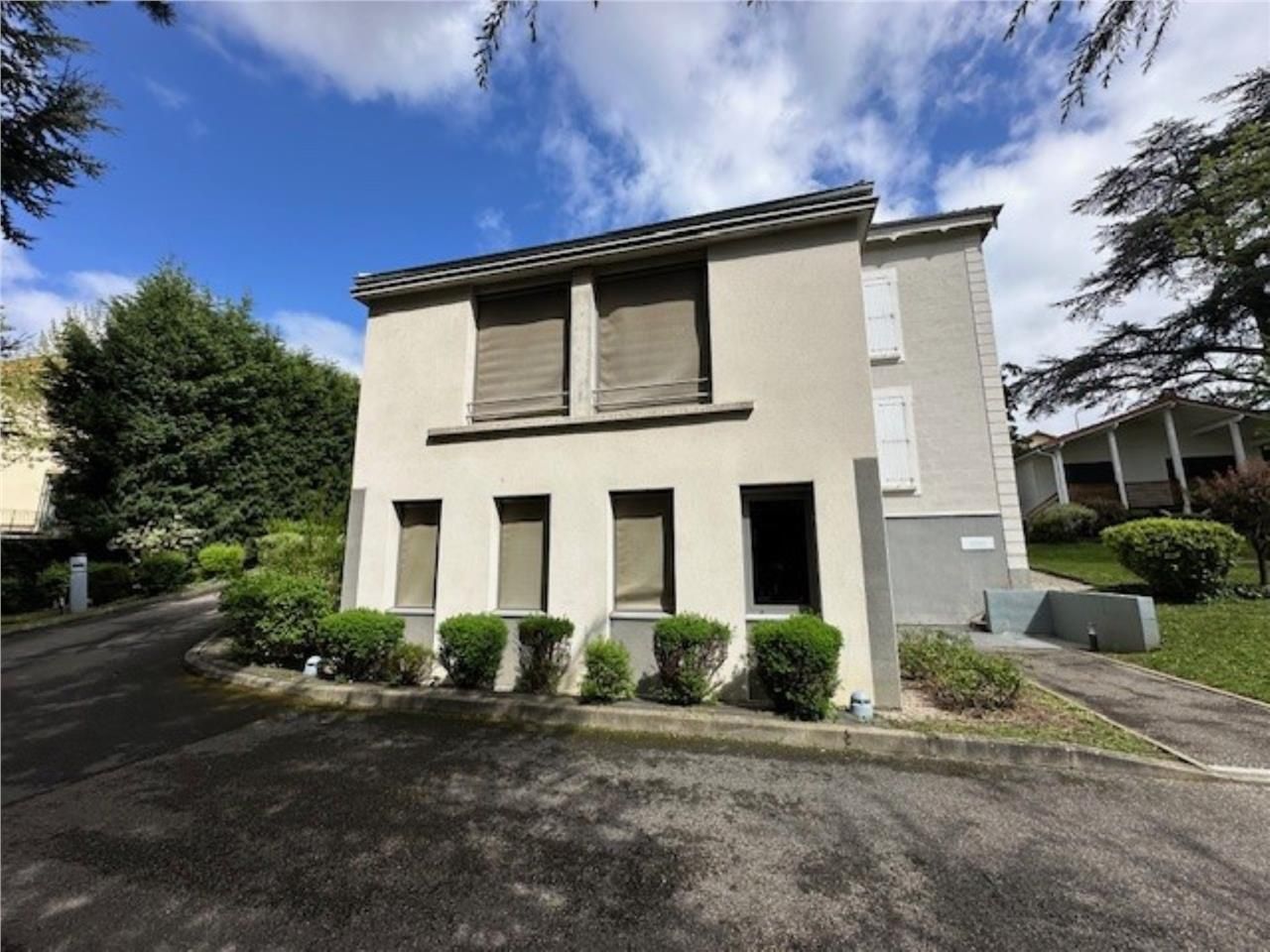 À VENDRE OU À LOUER - Bureaux de 380 m² dans une 