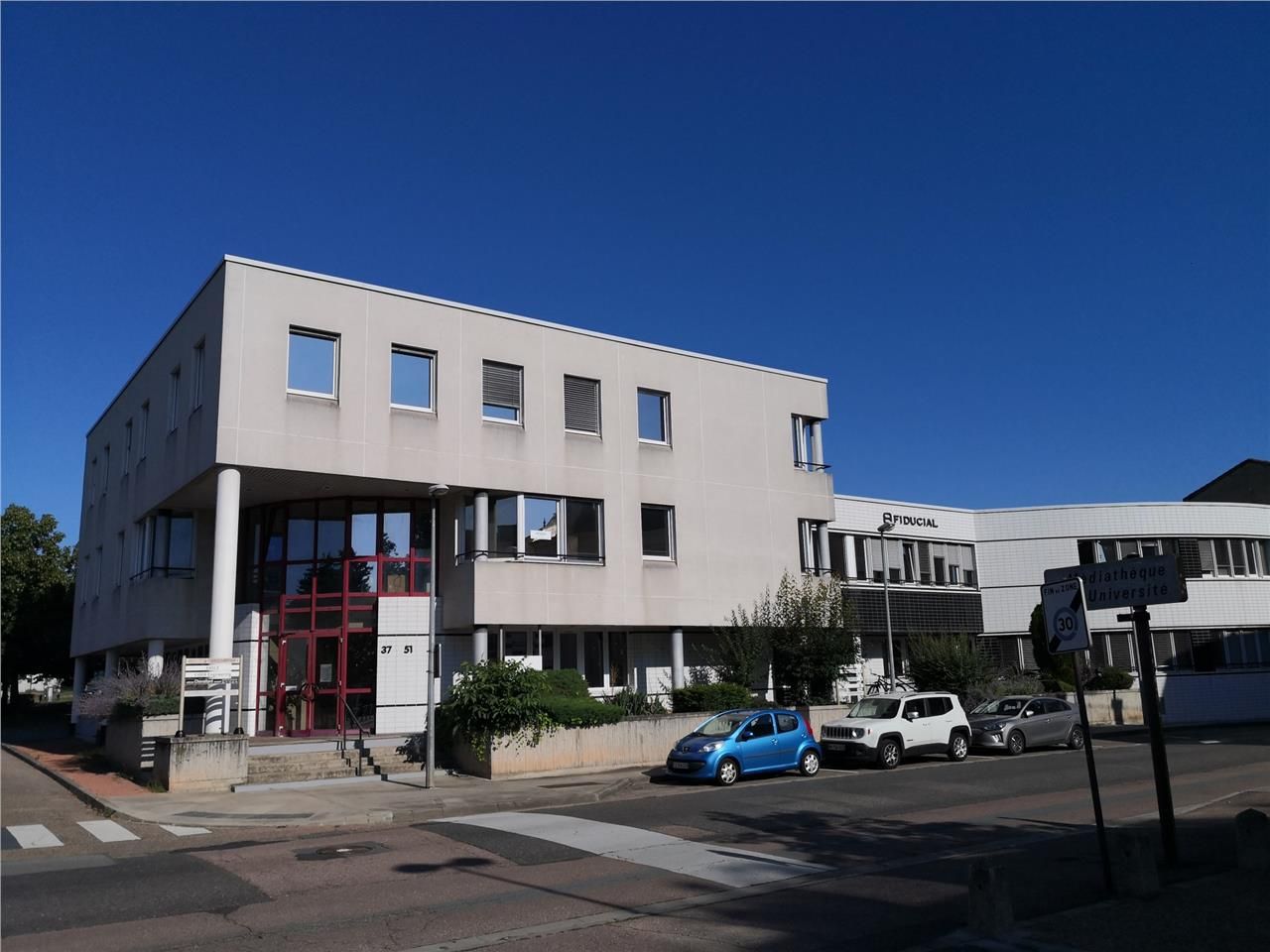 A vendre à investisseur Plateau de bureaux au 2èm