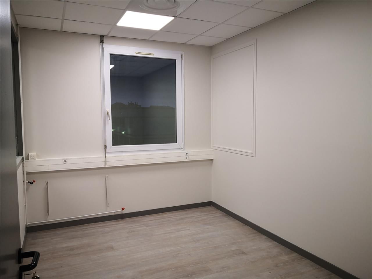 A vendre à investisseur Plateau de bureaux au 2èm