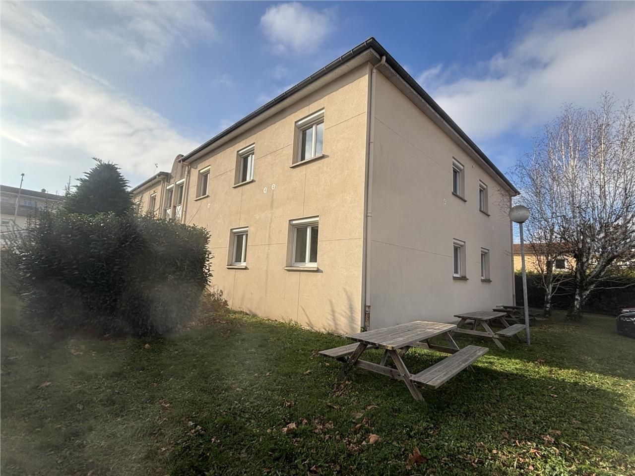 À VENDRE : Un immeuble de bureaux en R+1 bâtiment