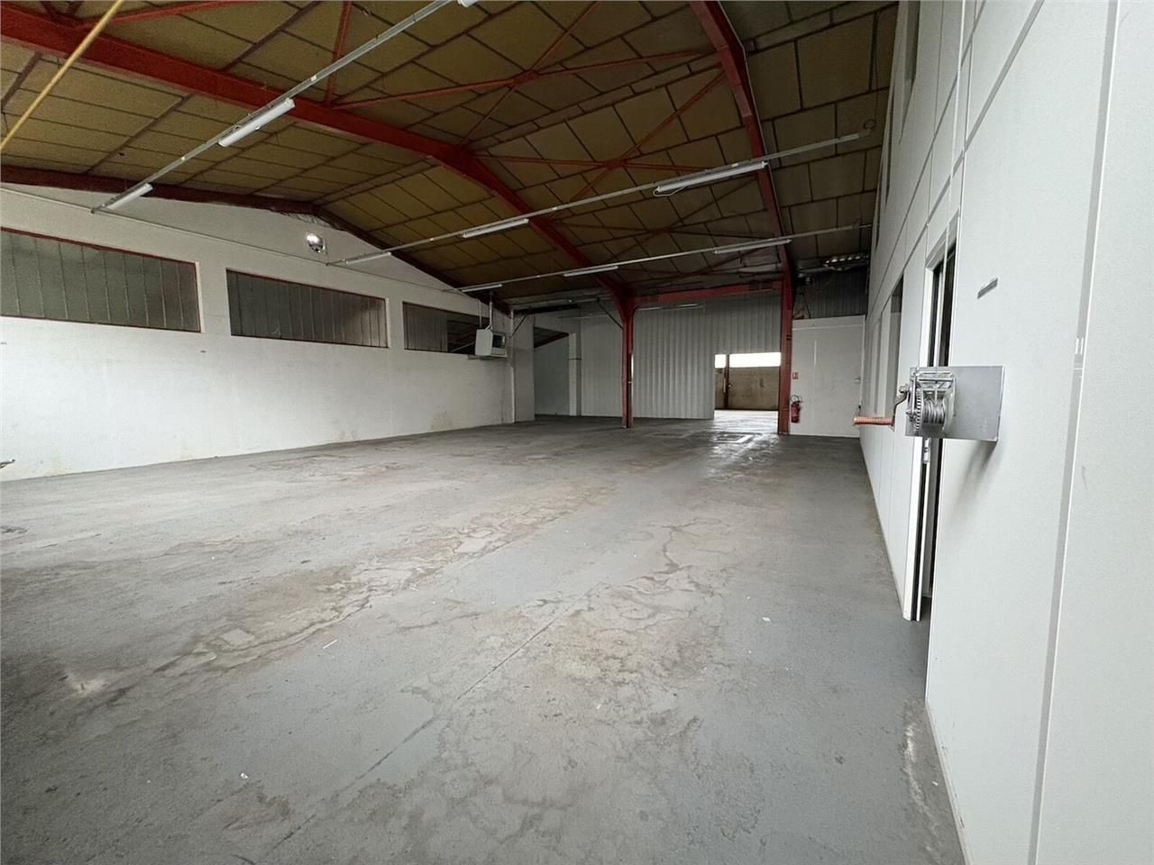 À LOUER : Bâtiment d'activité de 1026 m² indépend