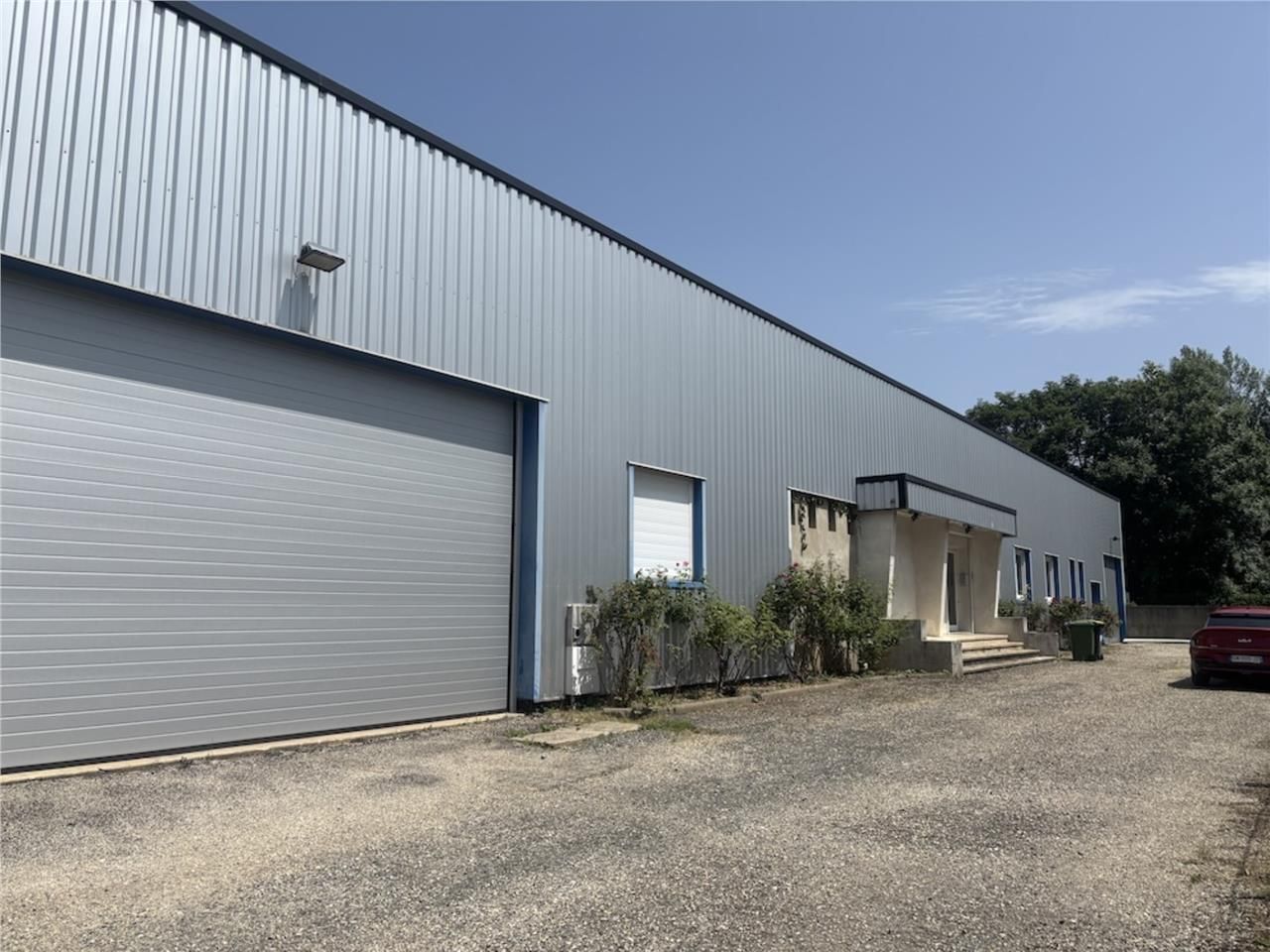 À VENDRE (location possible) : Bâtiment d'activit