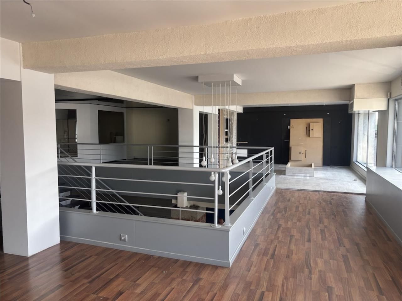 À VENDRE OU À LOUER : Local d'activité de 500 m² 
