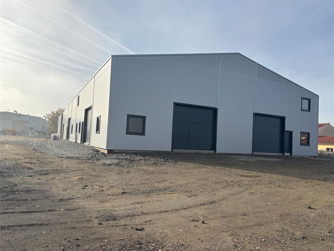 À VENDRE : Bâtiment d'activité indépendant de 924