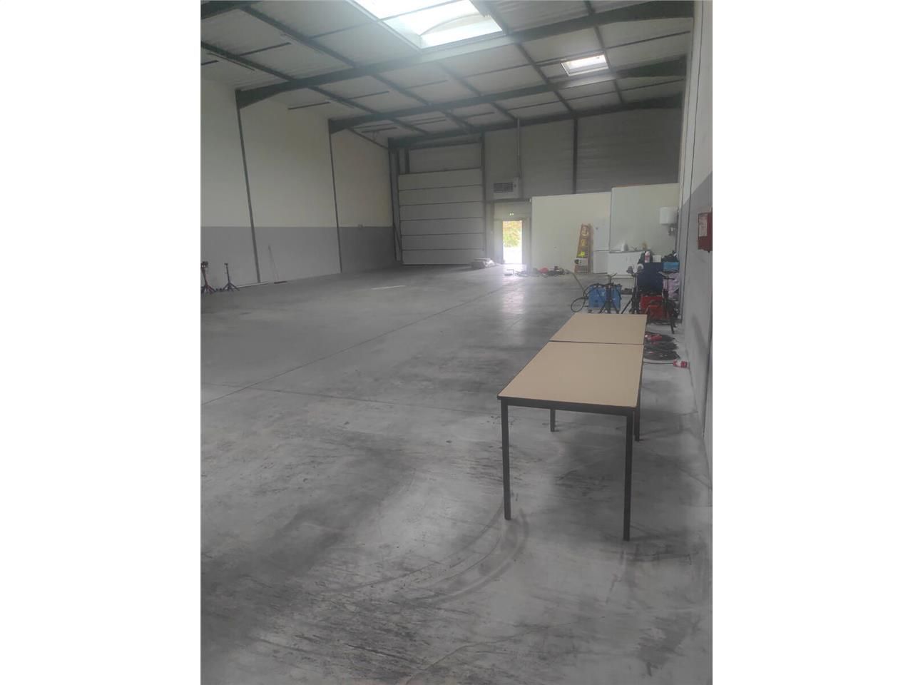 À LOUER : Local d'activité de 335 m² au sein d'un