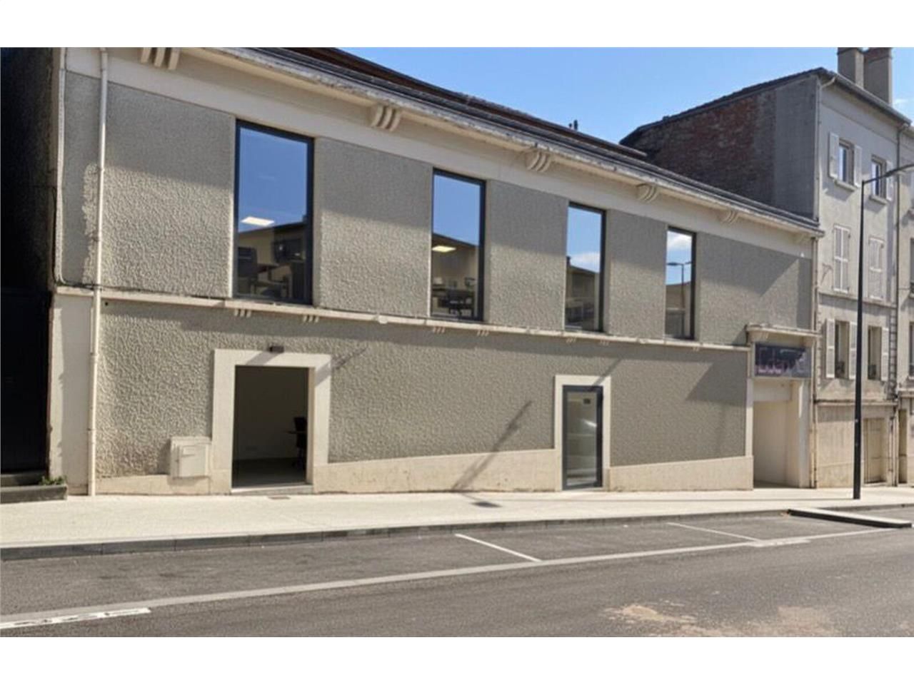 À VENDRE : Lot de 240 m² à aménager en plateau de