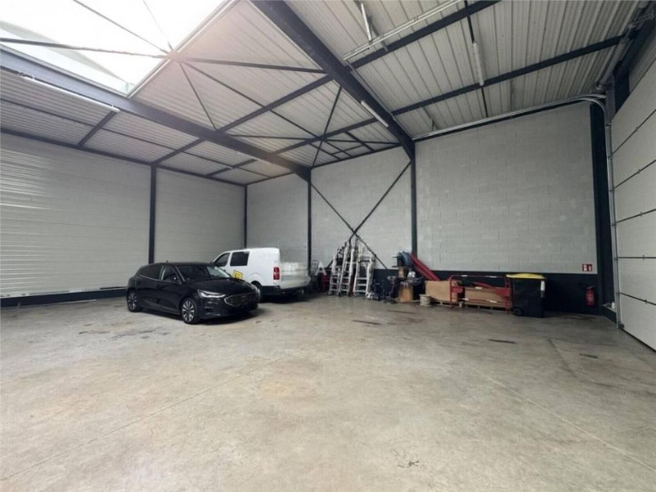 À LOUER : Local d'activités de 218 m² au sein d'u