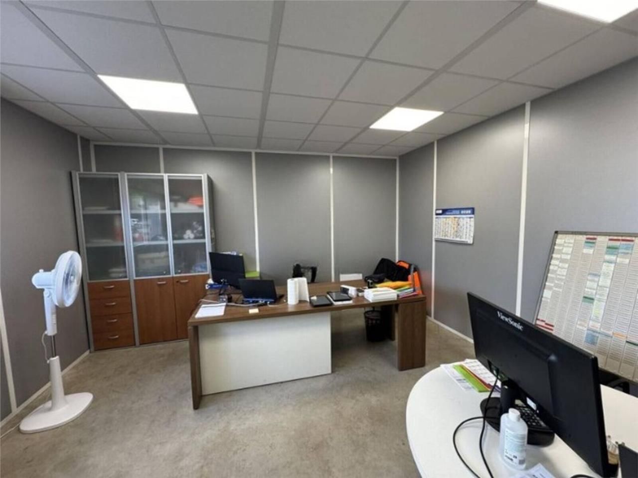 À LOUER : Local d'activités de 218 m² au sein d'u