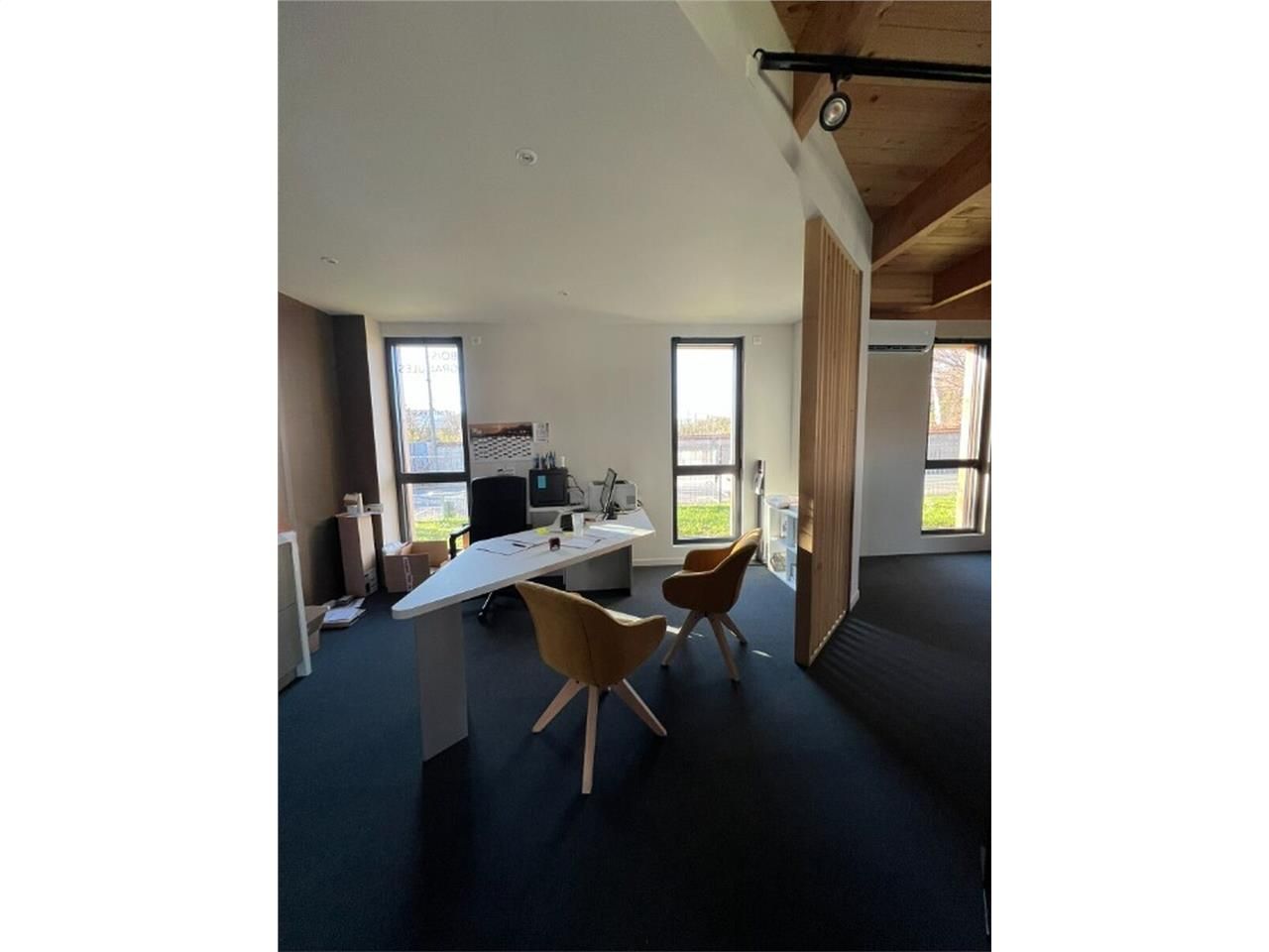 Superficie totale des deux bâtis, 335 m² et 225 m