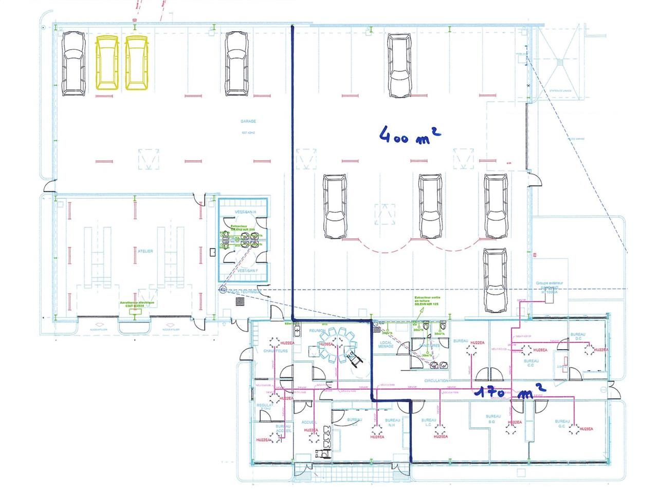 Immeuble bâti à vocation d'activité comprenant : 