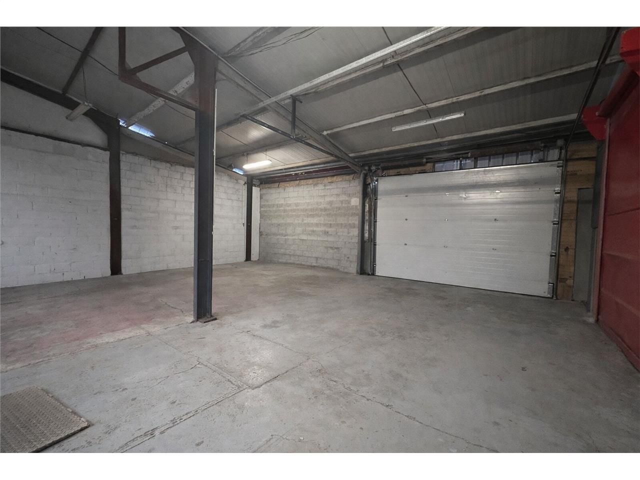 Lot 1 : Quai + chambres froides + 5 places de par