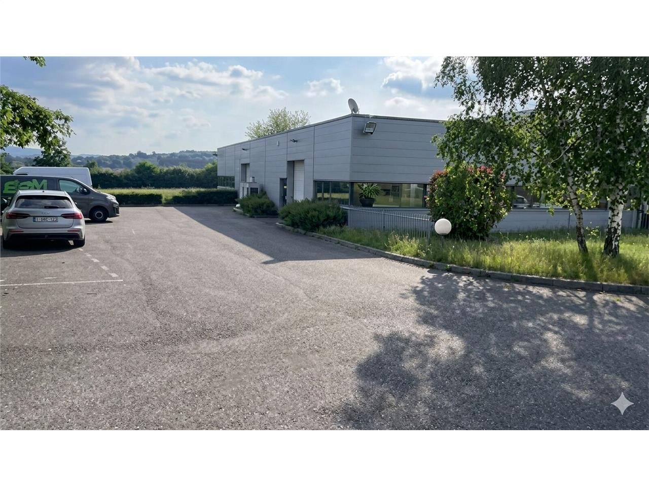 À LOUER : Local d'activités au coeur de la zone S