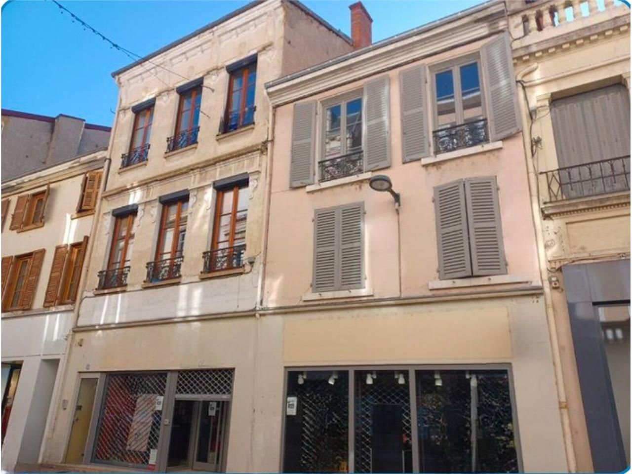 LOCATION COMMERCE 400M² RUE PIETONNE ROANNE Votre