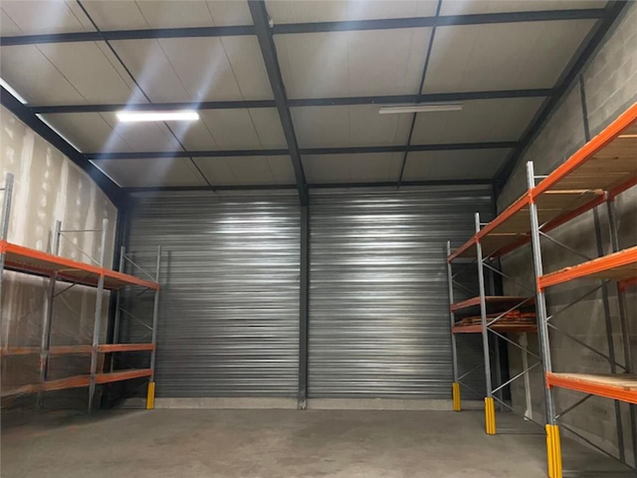 À VENDRE : Cellule artisanale de 190 m² au coeur 