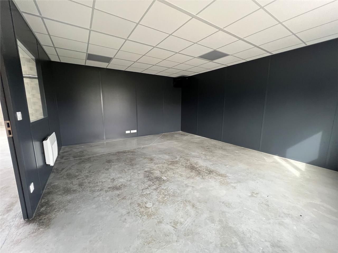 À LOUER : 2 cellules artisanales réunissables dis