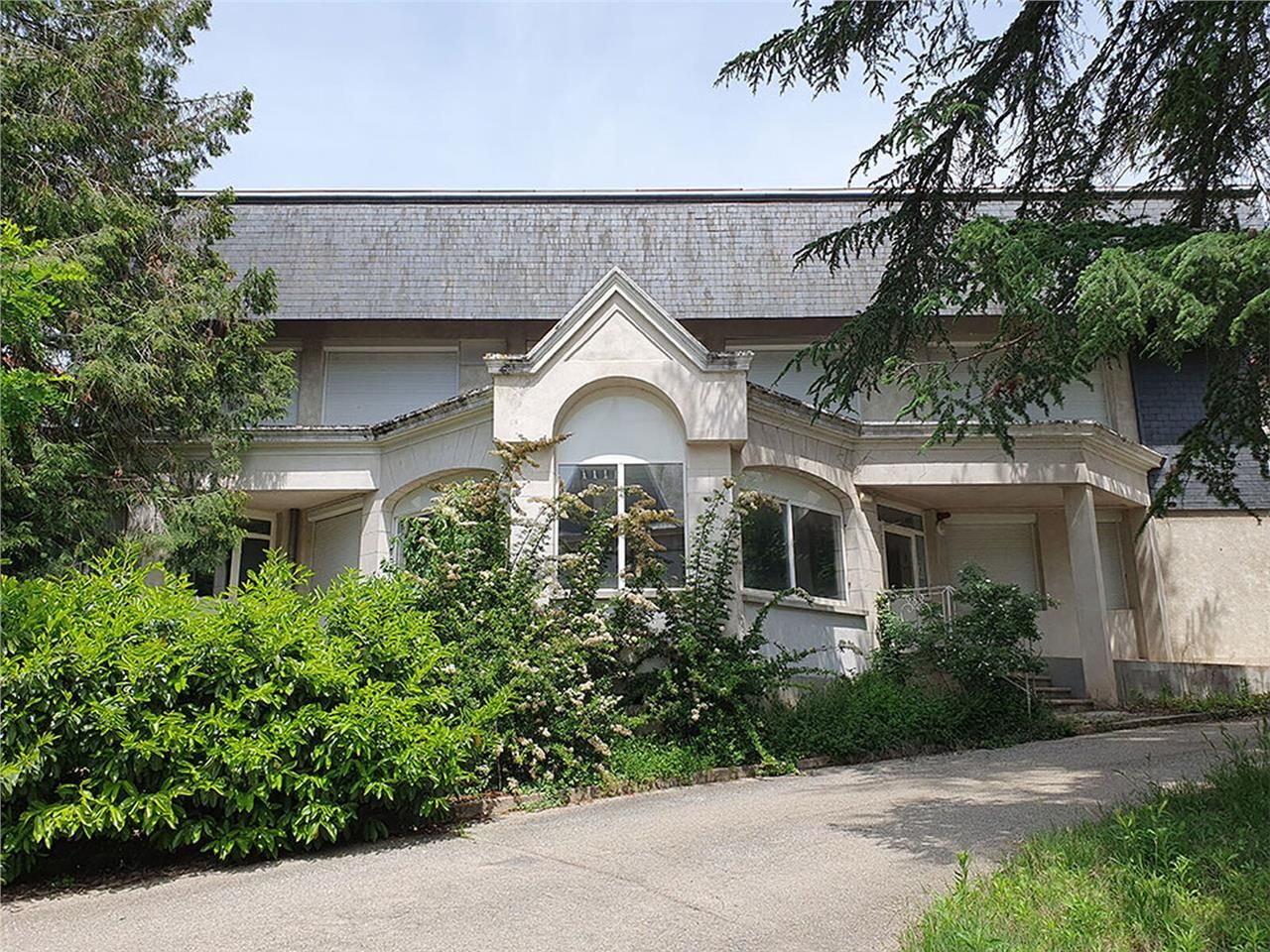 Foncier situé à 250 m environ de la mairie à pied