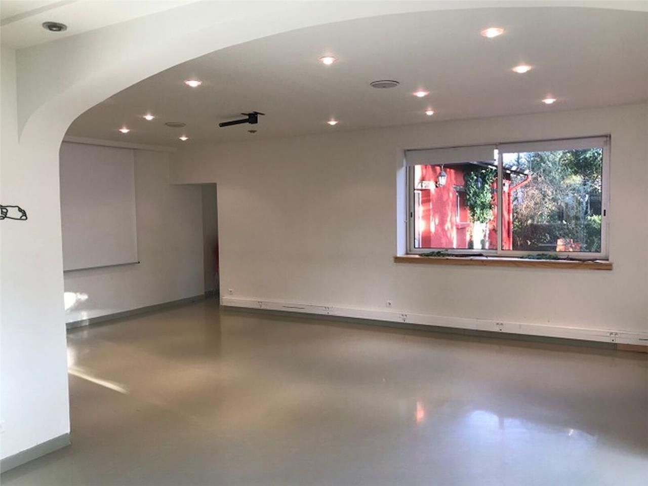 À VENDRE : Murs commerciaux loués à CLEPPE Idéal 