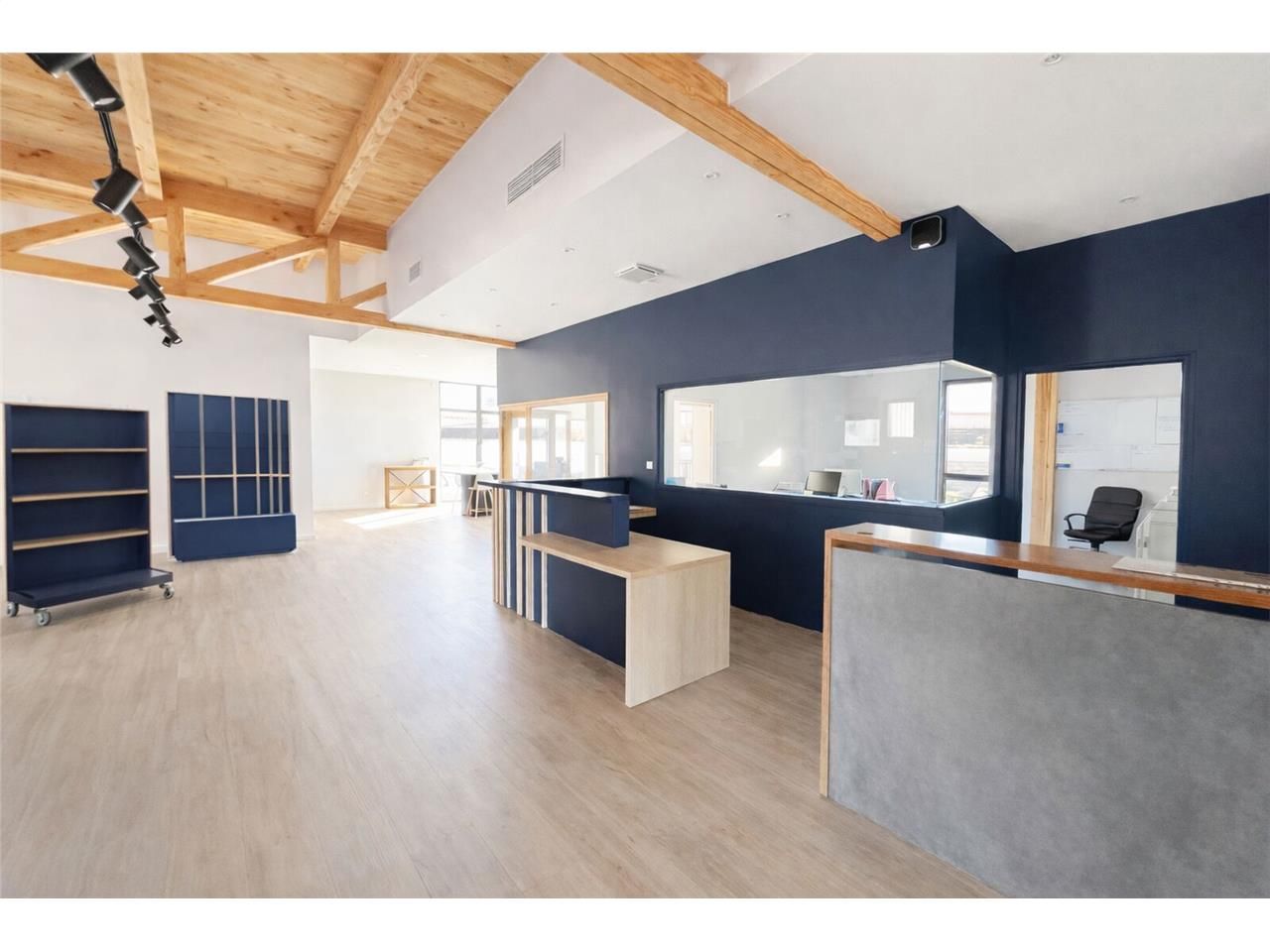 Superficie totale des deux bâtis, 335 m² et 225 m