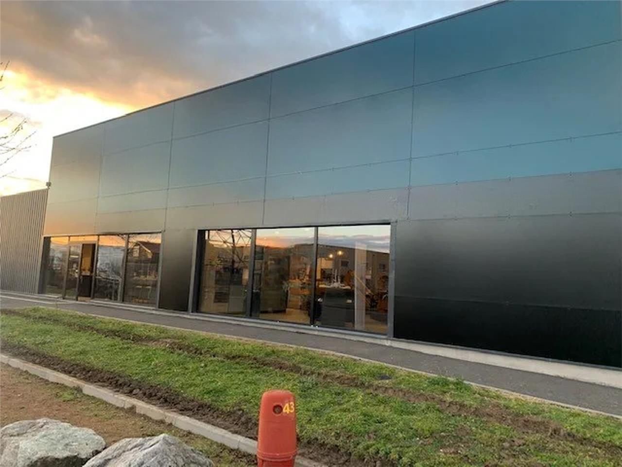 À VENDRE : Local commercial d'environ 235 m² + me