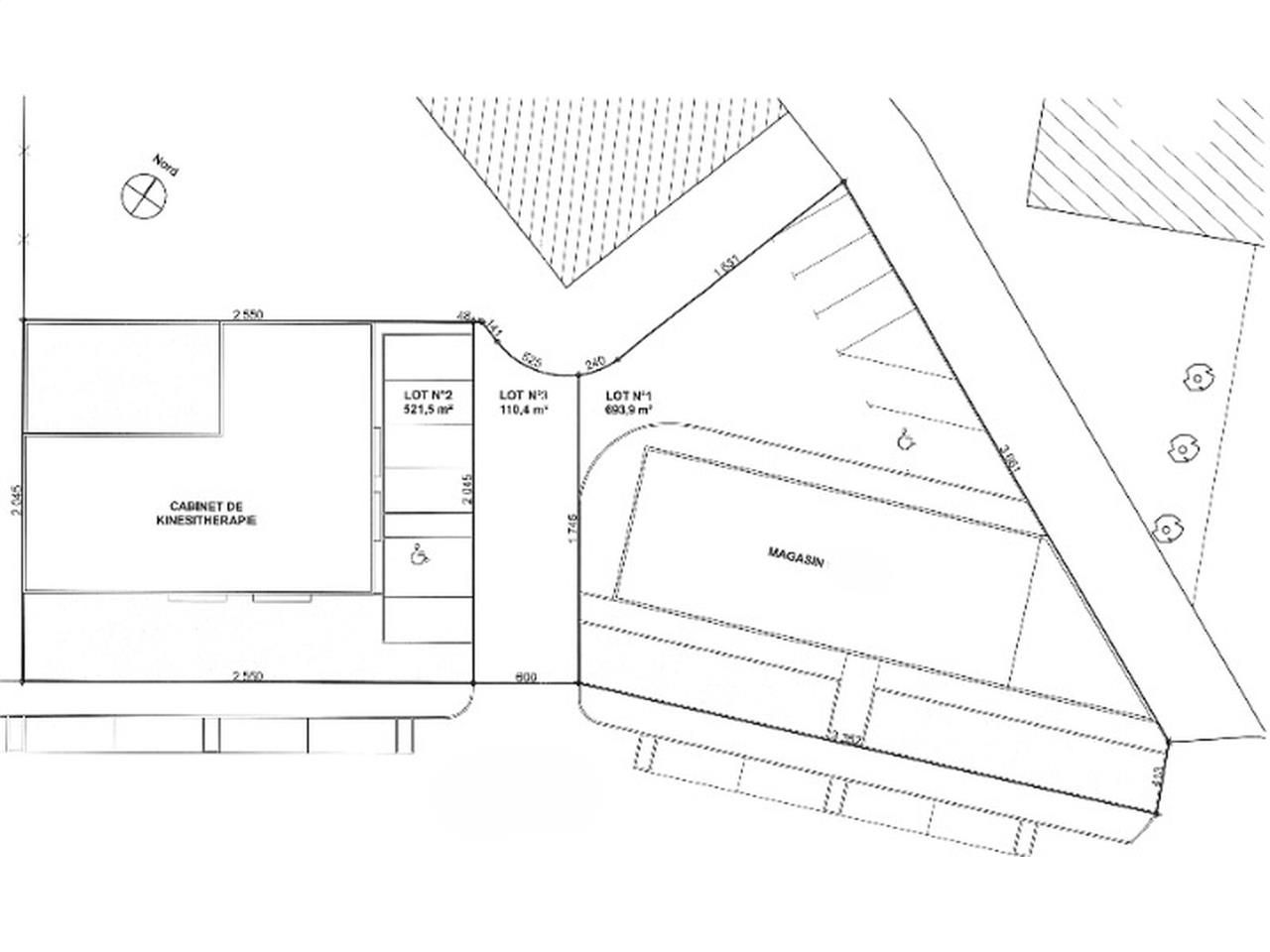 À VENDRE : Local commercial d'environ 235 m² + me