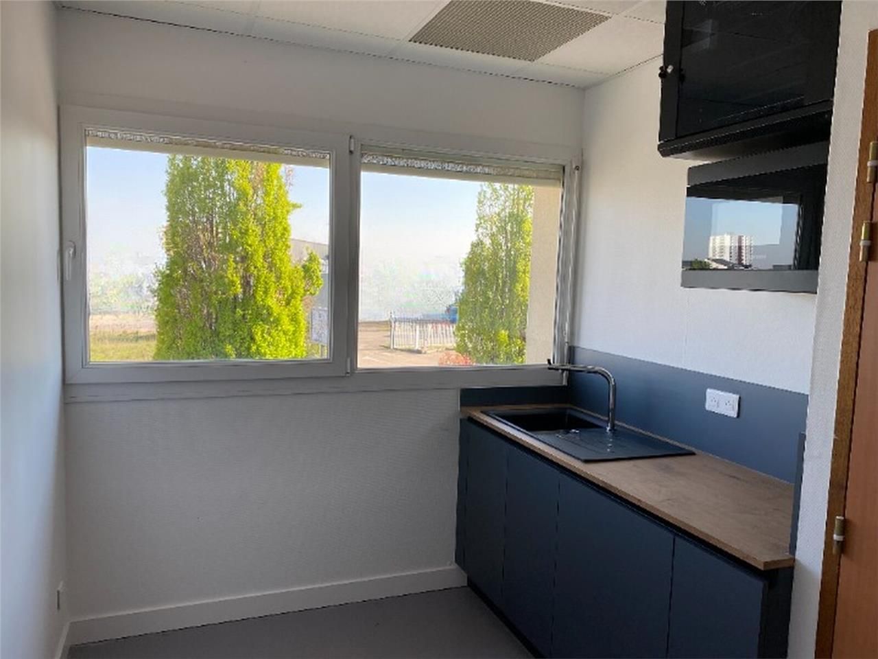 À louer - Bureaux rénovés de 100 m² à Saint-Just-