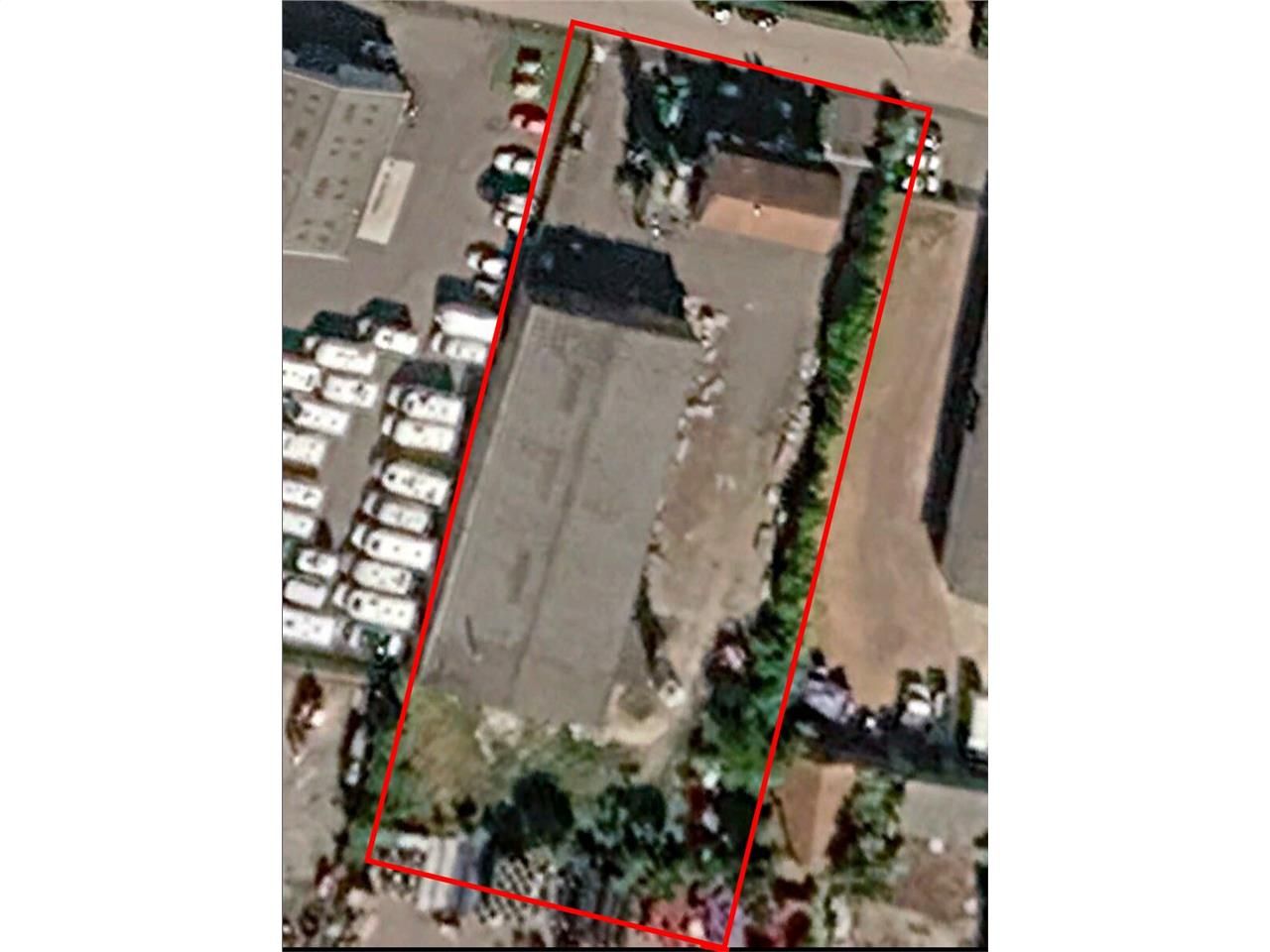 À VENDRE : Tènement avec dépôt de 700 m² et burea