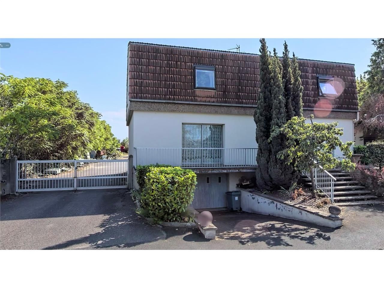 À VENDRE : Tènement avec dépôt de 700 m² et burea