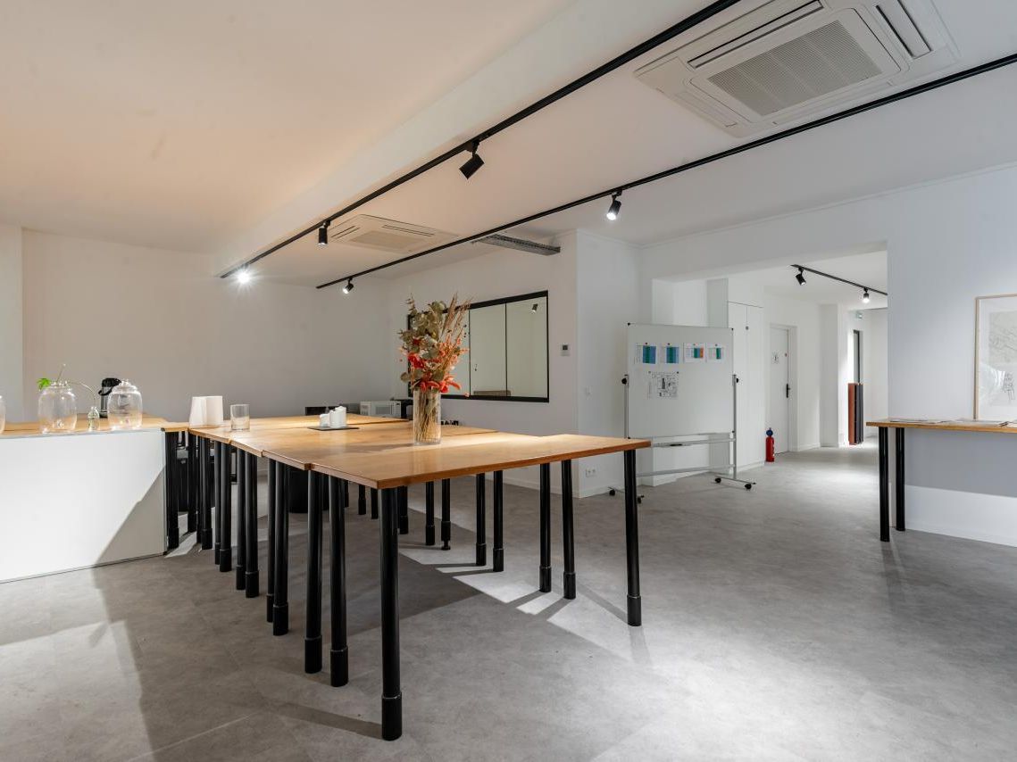 587 m² pour ce bureaux en location à Paris