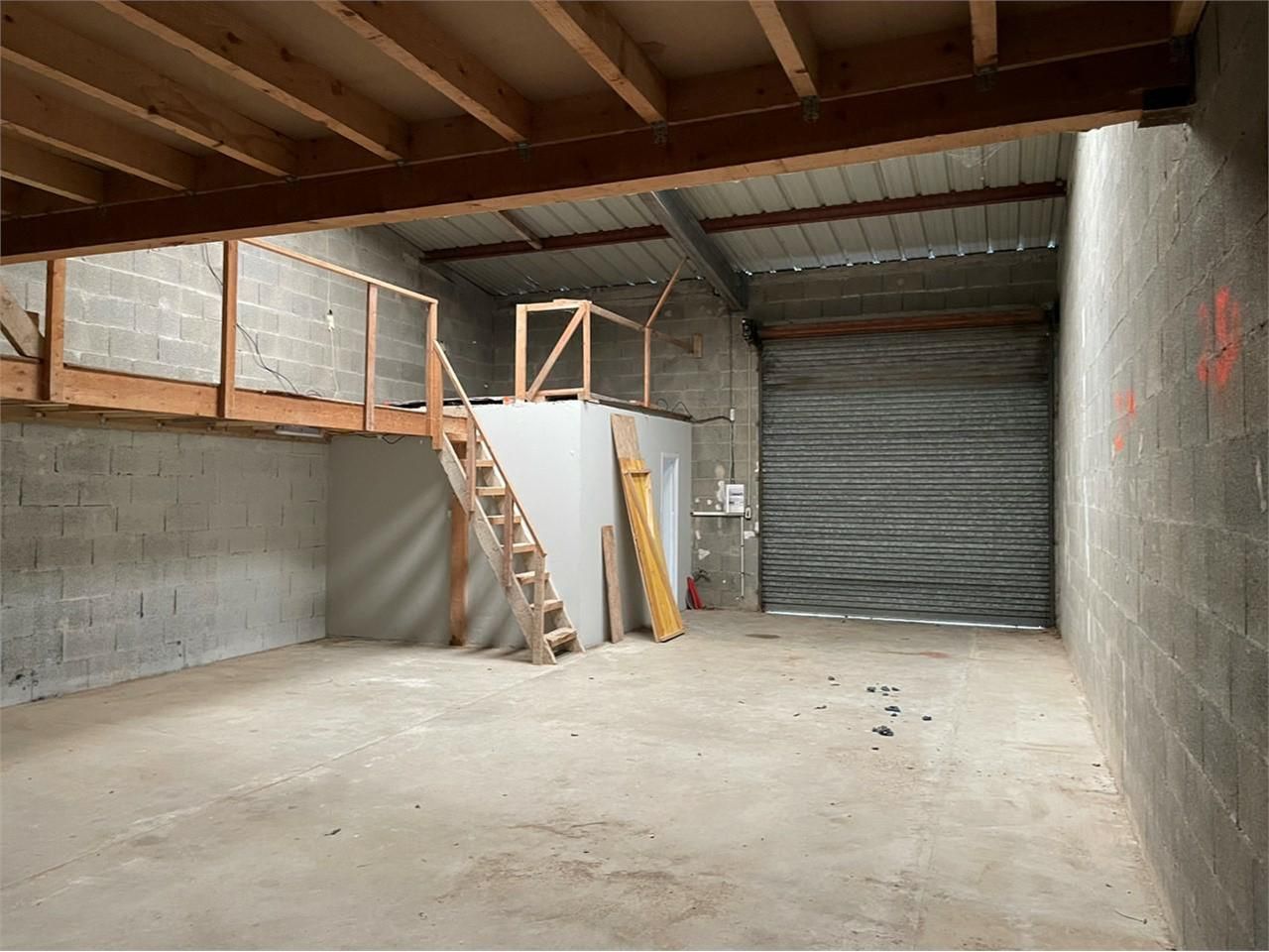 135 m² pour ce activité en location à Saint-symphorien-d'ozon