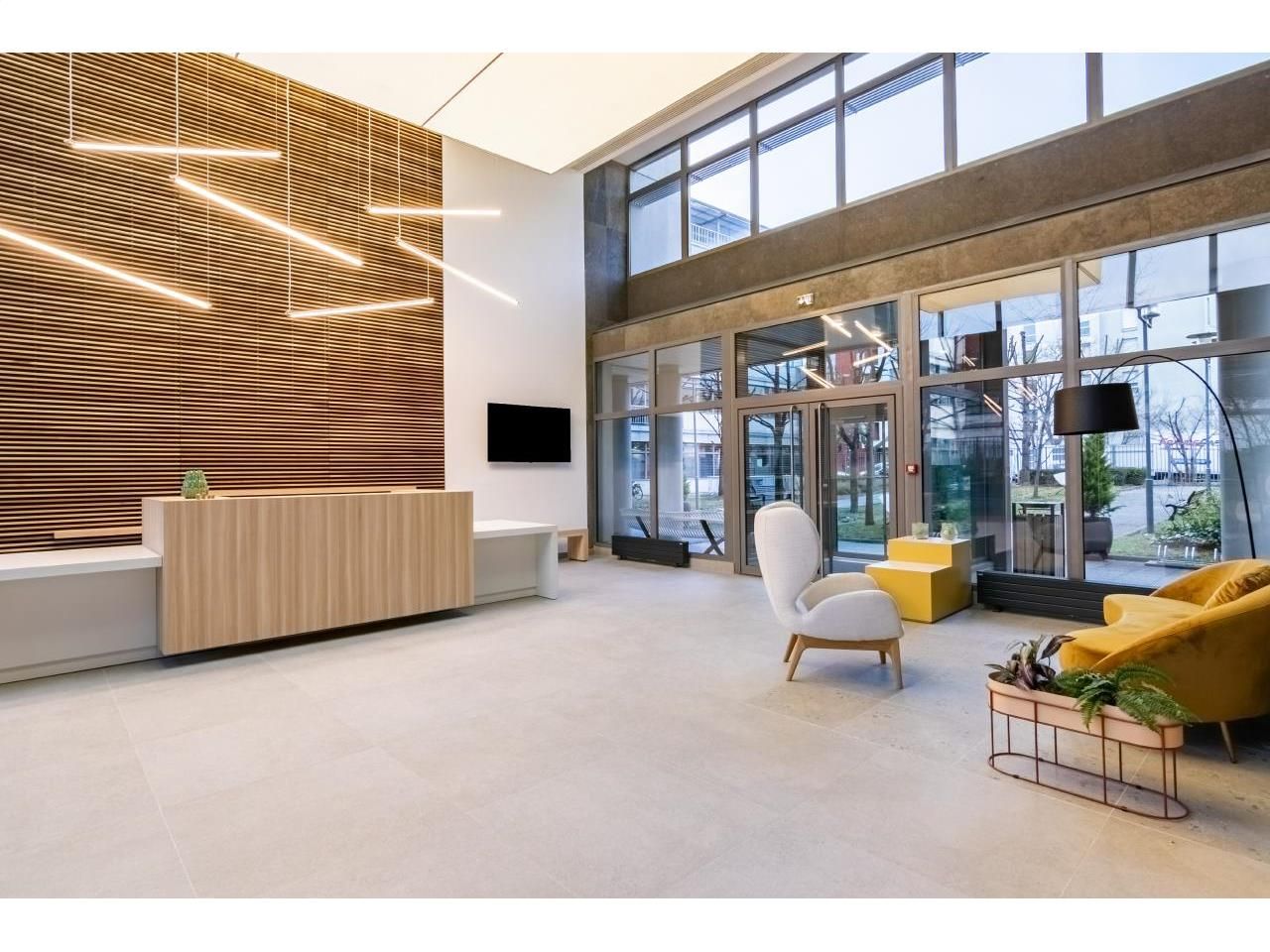 6427.16 m² pour ce bureaux en location à Saint denis