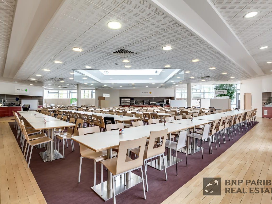 461.2 m² pour ce bureaux en location à Massy