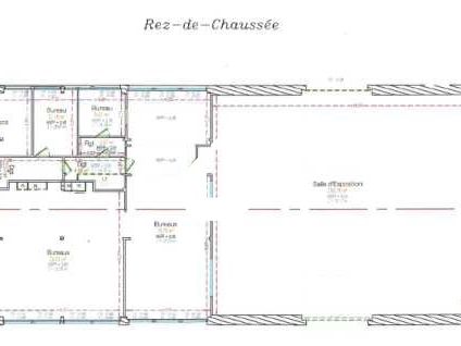 Situé au coeur de la zone de fret de l'Aéroport N