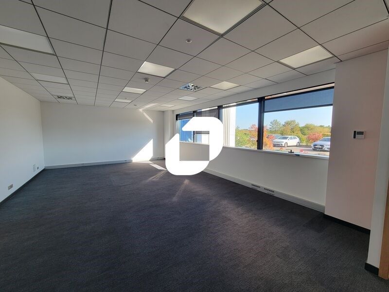 Proche des grands axes routiers avec une bonne vi